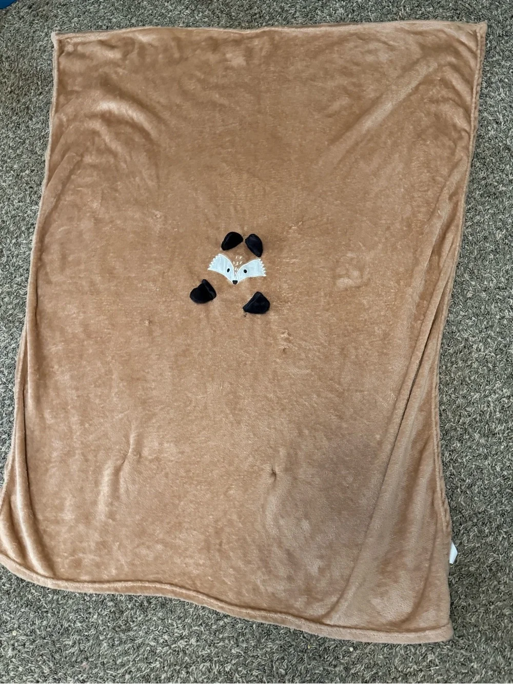 Cozy Faux-Fur Tan/orange blanket with Contrast Accent